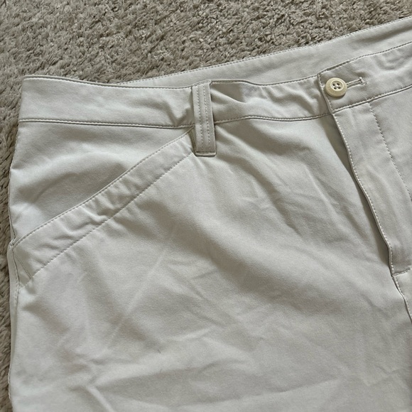 Eddie Bauer Women’s Size 18 Shorts - Picture 2 of 7